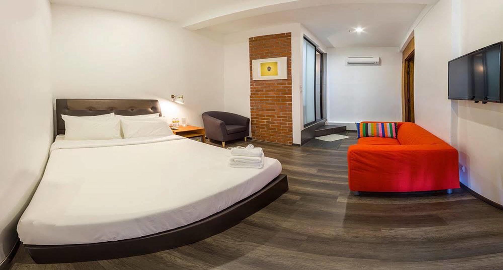 Roomies Suites Batu Feringgi Εξωτερικό φωτογραφία